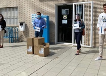 L'Ajuntament de Peníscola entrega 50 tauletes a l'institut i al col·legi per als alumnes sense recursos, que comptaran també amb internet gratuïta gràcies a la col·laboració amb l'empresa Nou Com