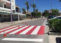 Peníscola millora la seguretat viària amb la instal·lació d'ulls de gat luminescents