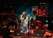 La cantant nord-americana, Cassandra Wilson, va actuar anit en el Palau de Congressos de Peníscola