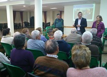 Les persones majors reben una xarrada sobre el Pla Major de Seguretat