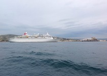 Més de 700 passatgers desembarquen a Peníscola atrets per la seua relació amb el cinema