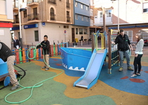 La Regidoria de Cultura de l’Ajuntament de Peníscola avança en els treballs de manteniment de parcs infantils
