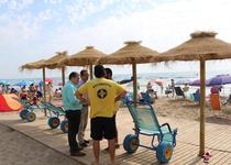 L’Ajuntament de Peníscola amplia el servei del Punt Accessible de la platja Nord amb noves zones d’ombra i hamaques adaptades
