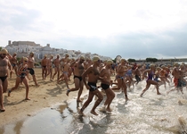 Peníscola celebra la II Volta Popular al Castell de natació