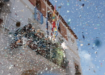 Coets i confeti per inaugurar les Festes Patronals de Peníscola