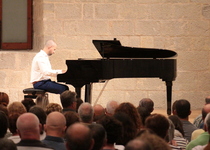 La música de piano torna al saló gòtic de Peníscola amb Joaquín Fabregat Alba
