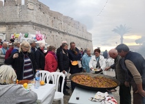 Més de 1000 persones participen en el Dia de les Paelles de Peníscola