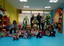 La ludoteca municipal rep un patge reial