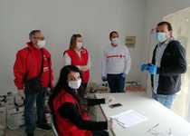 L’alcalde de Peníscola agraïx al col·lectiu de Creu Roja en la localitat la seua solidaritat i el treball de les voluntàries amb qui més ho necessiten