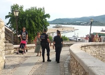 La Policia Local de Peníscola, després de diverses setmanes de patrulles informatives per a l'ús de la mascareta, imposa les primeres sancions