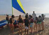 Los escolares de Peñíscola disfrutan en la Semana Azul de actividades náuticas