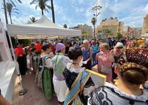 Peníscola reparteix dolços típics i moscatell als seus turistes en les Festes Patronals