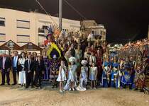 L'Associació Cultural de Moros i Cristians de Peníscola celebra la Desfilada d'Entrada davant milers d'espectadors