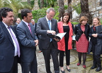 El president de la Generalitat, Alberto Fabra, visita les obres de restauració de les bateries del Calvari i Santiago 