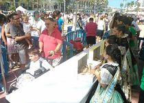 Peníscola reparteix 1800 pastissets en el Dia del Turista