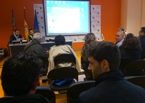 Xarrada formativa a Peníscola per a comerços sobre com reconéixer bitllets falsos