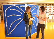 Peníscola anima a la lectura a menuts i grans amb el lema “Tria un llibre, fica’t les ales”