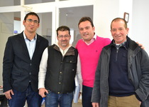 L’alcalde rep a la recentment constituïda Associació Musical Papa Luna per agrair i felicitar la seua tasca i implicació en la promoció de la música tradicional en la localitat