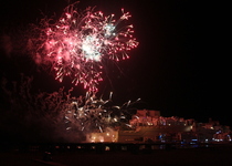 Peníscola ha acollit un nou any el Piromusical en la Platja Nord, amb èxit de participació