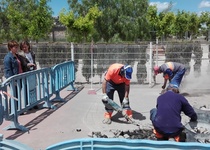 L’Ajuntament de Peníscola millora el paviment del pati del CEIP D. Jaime Sanz i preveu crear zones d’ombra en l’accés al recinte