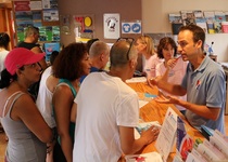 Les oficines d’informació turística de Peníscola atenen més de 24.000 consultes el mes de juliol, un 20% més que l’any passat