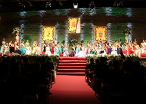 Peníscola homenatja a les 50 reines en una emotiva i històrica vetlada