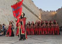 Peníscola es prepara per a les majestuoses desfilades de Moros i Cristians