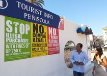 La Policia Local de Peníscola confisca 7000 articles procedents del "top manta" aquest mes de juliol